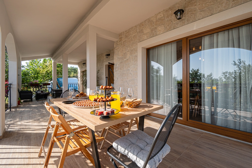 Stone Villa in Posedarje with Private Pool