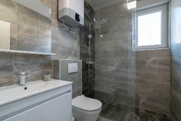 Sea-View 2-Bedroom Apartment for 5 in Pag