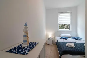 Sea-View 2-Bedroom Apartment for 5 in Pag