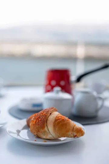 Sea-View 2-Bedroom Apartment for 5 in Pag