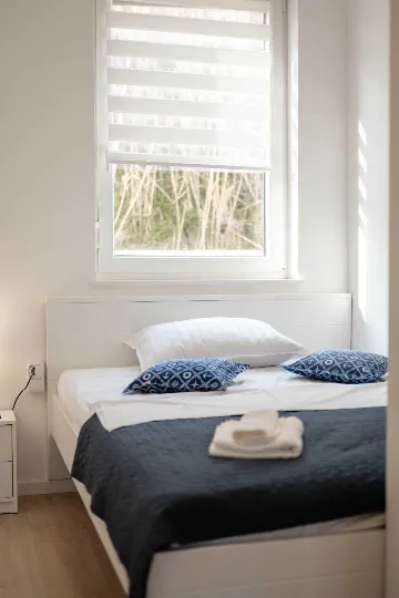 Sea-View 2-Bedroom Apartment for 5 in Pag