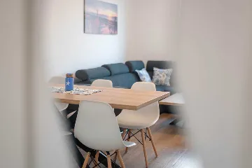 Sea-View 2-Bedroom Apartment for 5 in Pag