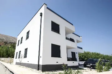 Pag Sea-View Apartment with Balcony for 5 Guests