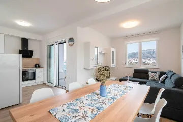 Pag Sea-View Apartment with Balcony for 5 Guests