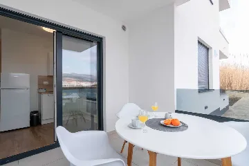 Pag Sea-View Apartment with Balcony for 5 Guests