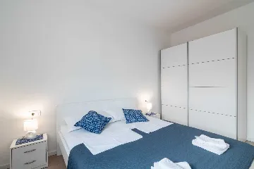 Pag Sea-View Apartment with Balcony for 5 Guests