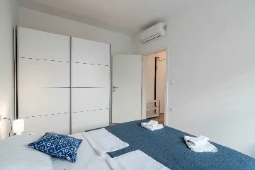 Pag Sea-View Apartment with Balcony for 5 Guests