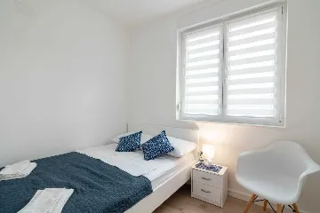 Pag Sea-View Apartment with Balcony for 5 Guests