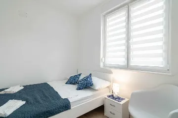 Pag Sea-View Apartment with Balcony for 5 Guests