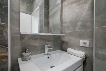 Pag Sea-View Apartment with Balcony for 5 Guests