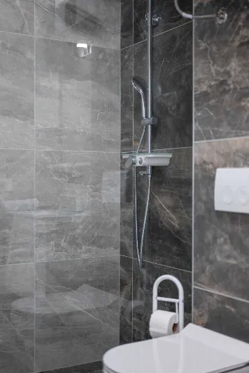 Pag Sea-View Apartment with Balcony for 5 Guests