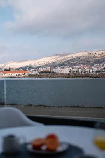 Pag Sea-View Apartment with Balcony for 5 Guests