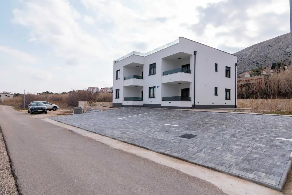 Pag Apartment with Sea View Balcony for 5
