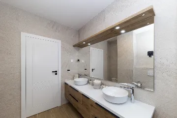 3-Bedroom Villa in Zaton with Heated Pool & Jacuzzi