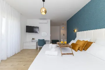 3-Bedroom Villa in Zaton with Heated Pool & Jacuzzi