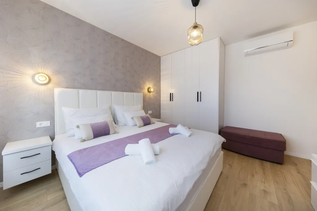 3-Bedroom Villa in Zaton with Heated Pool & Jacuzzi