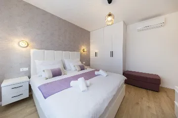 3-Bedroom Villa in Zaton with Heated Pool & Jacuzzi