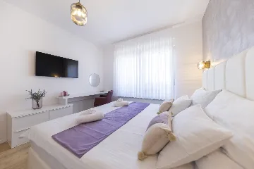 3-Bedroom Villa in Zaton with Heated Pool & Jacuzzi