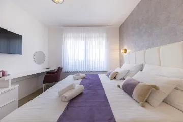 3-Bedroom Villa in Zaton with Heated Pool & Jacuzzi