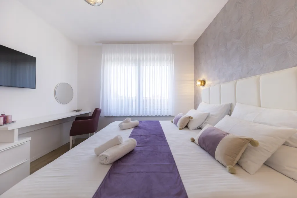 3-Bedroom Villa in Zaton with Heated Pool & Jacuzzi