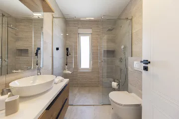 3-Bedroom Villa in Zaton with Heated Pool & Jacuzzi