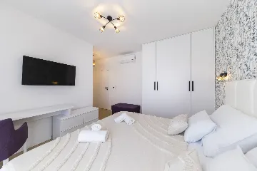 3-Bedroom Villa in Zaton with Heated Pool & Jacuzzi