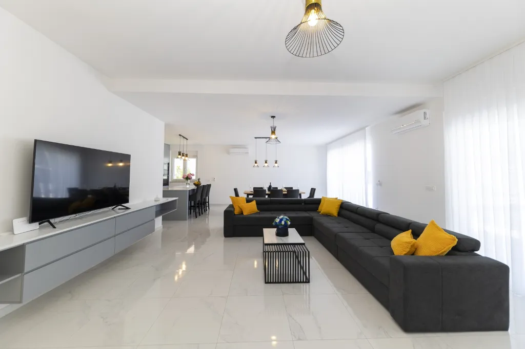 3-Bedroom Villa in Zaton with Heated Pool & Jacuzzi