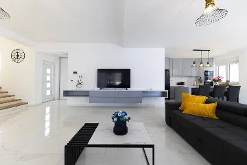 3-Bedroom Villa in Zaton with Heated Pool & Jacuzzi