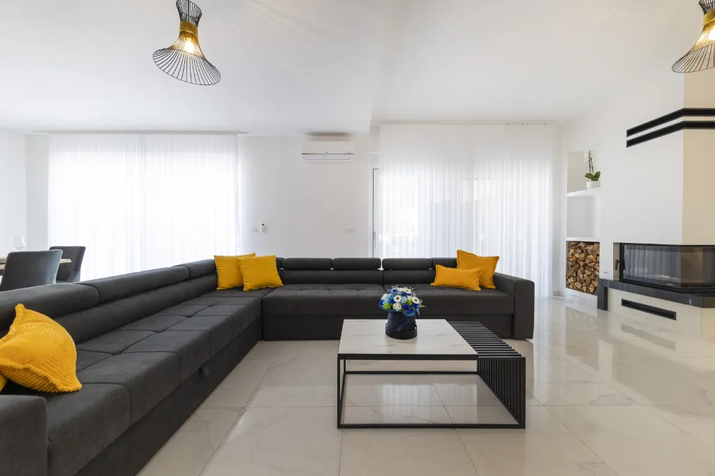 3-Bedroom Villa in Zaton with Heated Pool & Jacuzzi
