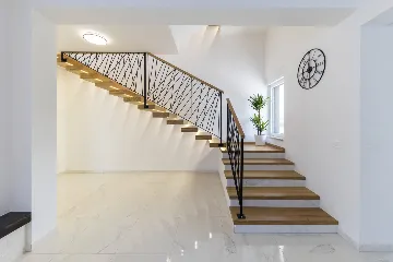 3-Bedroom Villa in Zaton with Heated Pool & Jacuzzi