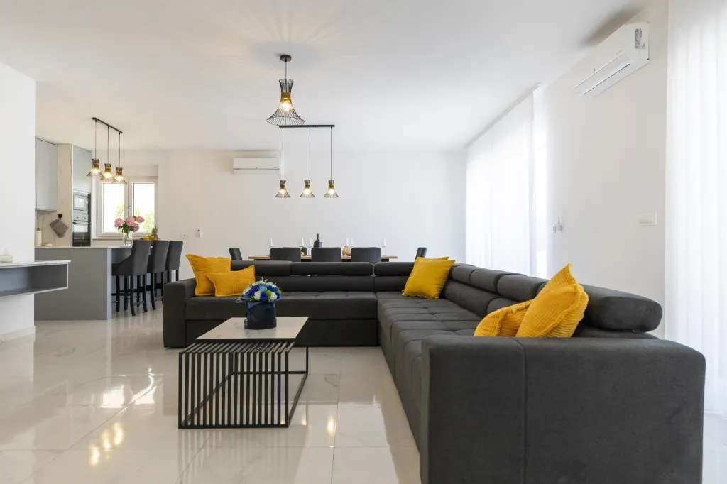 3-Bedroom Villa in Zaton with Heated Pool & Jacuzzi
