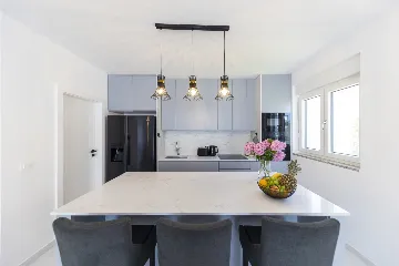 3-Bedroom Villa in Zaton with Heated Pool & Jacuzzi