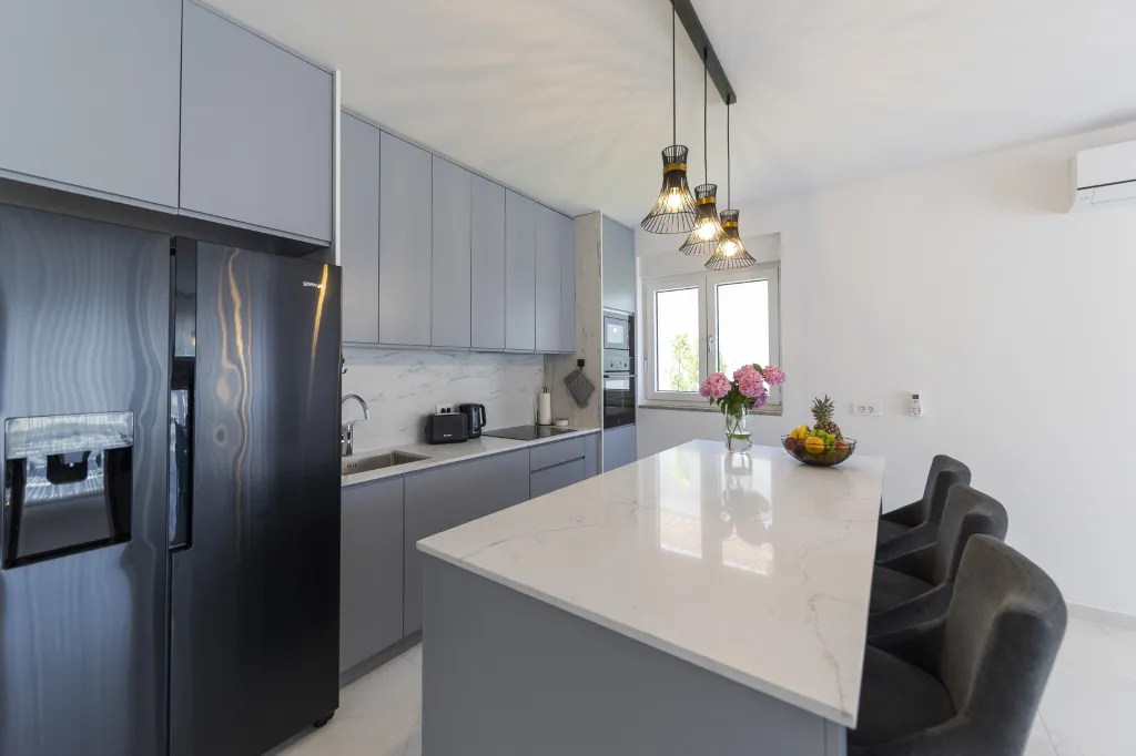 3-Bedroom Villa in Zaton with Heated Pool & Jacuzzi