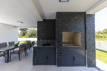 3-Bedroom Villa in Zaton with Heated Pool & Jacuzzi