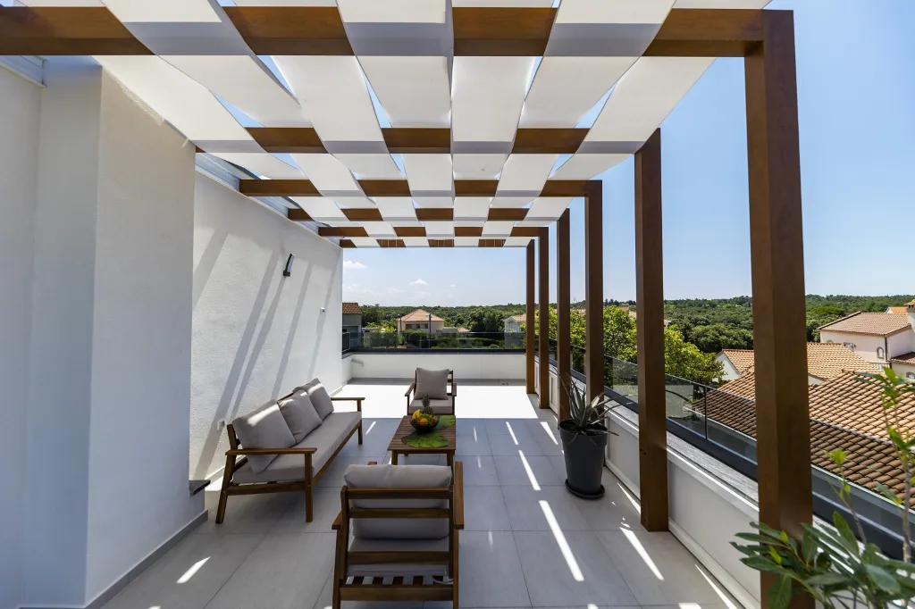 3-Bedroom Villa in Zaton with Heated Pool & Jacuzzi