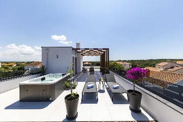 3-Bedroom Villa in Zaton with Heated Pool & Jacuzzi