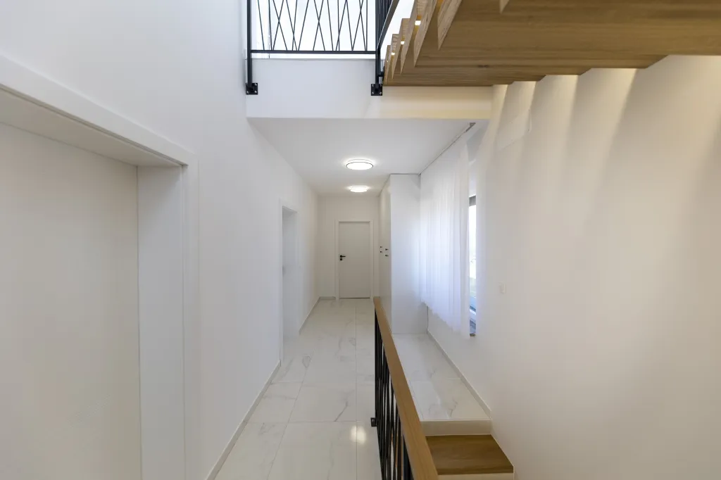 3-Bedroom Villa in Zaton with Heated Pool & Jacuzzi