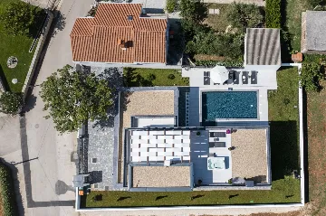 3-Bedroom Villa in Zaton with Heated Pool & Jacuzzi