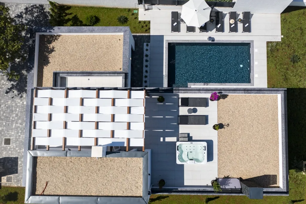 3-Bedroom Villa in Zaton with Heated Pool & Jacuzzi