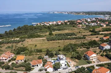 3-Bedroom Villa in Zaton with Heated Pool & Jacuzzi