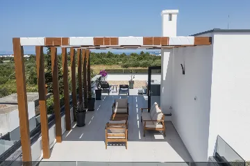 3-Bedroom Villa in Zaton with Heated Pool & Jacuzzi