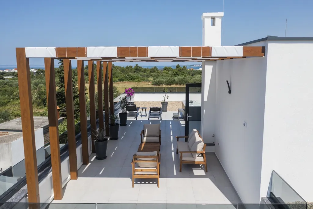 3-Bedroom Villa in Zaton with Heated Pool & Jacuzzi
