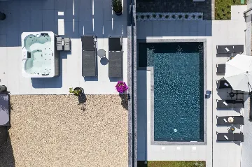 3-Bedroom Villa in Zaton with Heated Pool & Jacuzzi