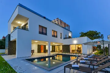 3-Bedroom Villa in Zaton with Heated Pool & Jacuzzi