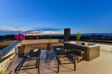 3-Bedroom Villa in Zaton with Heated Pool & Jacuzzi