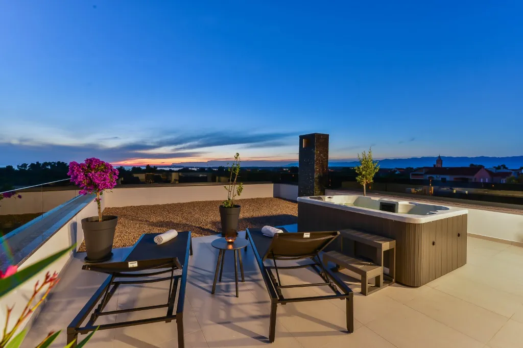 3-Bedroom Villa in Zaton with Heated Pool & Jacuzzi