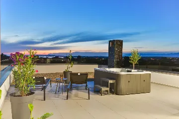 3-Bedroom Villa in Zaton with Heated Pool & Jacuzzi