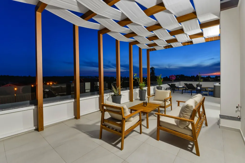 3-Bedroom Villa in Zaton with Heated Pool & Jacuzzi