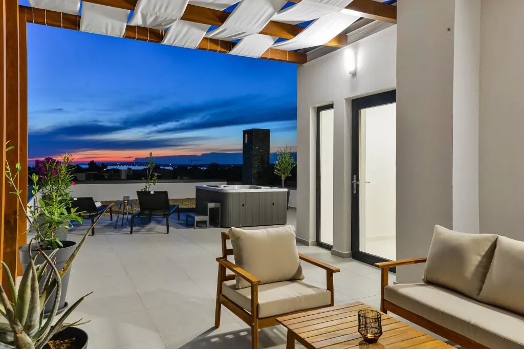 3-Bedroom Villa in Zaton with Heated Pool & Jacuzzi