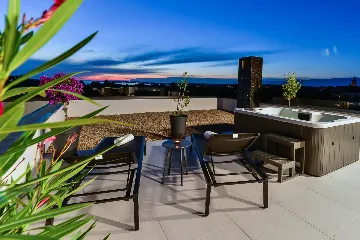 3-Bedroom Villa in Zaton with Heated Pool & Jacuzzi